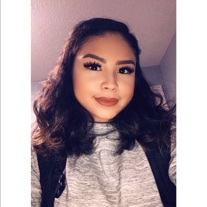 Meet your Posher, Malia